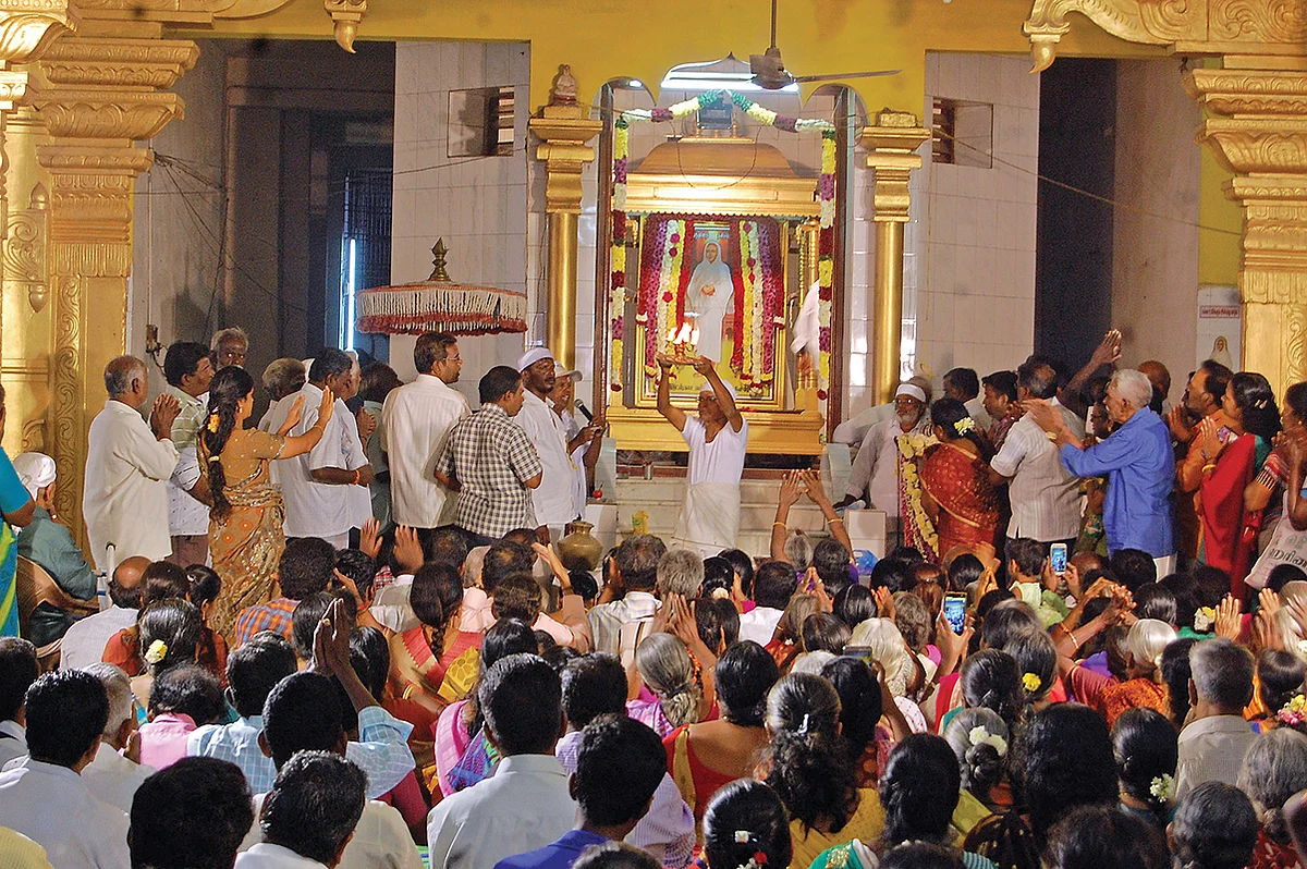 ‘வெள்ளை மண் விபூதியானது!’