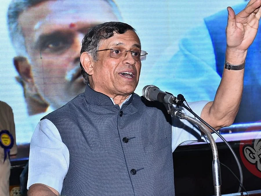 துக்ளக் விழாவில் சர்ச்சைப் பேச்சு; ஆடிட்டர் குருமூர்த்திமீது நீதிமன்ற நடவடிக்கை பாயுமா?