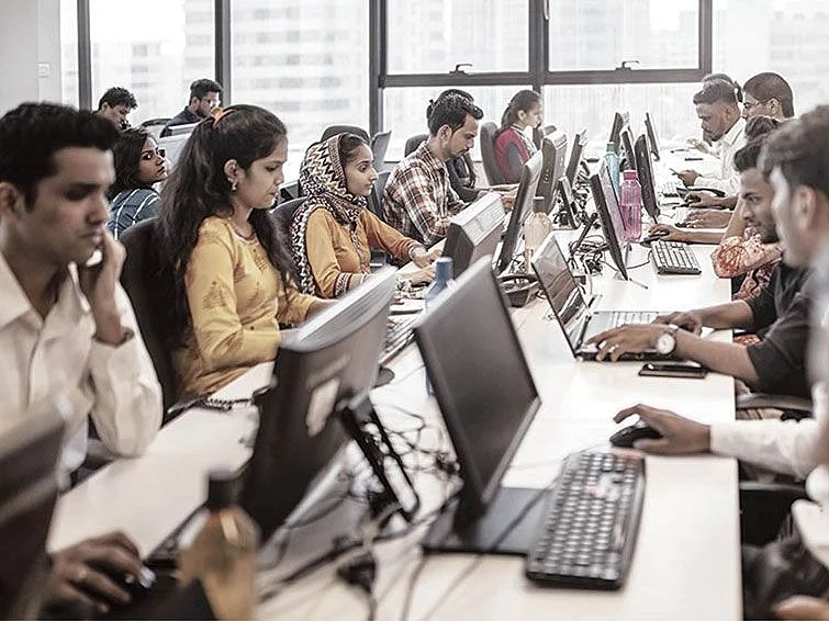 பறிபோகும் வேலை... ஆபத்திலிருந்து தப்பிக்க என்ன செய்ய வேண்டும்? - அலுவலக ஊழியர்கள் கவனத்துக்கு...
