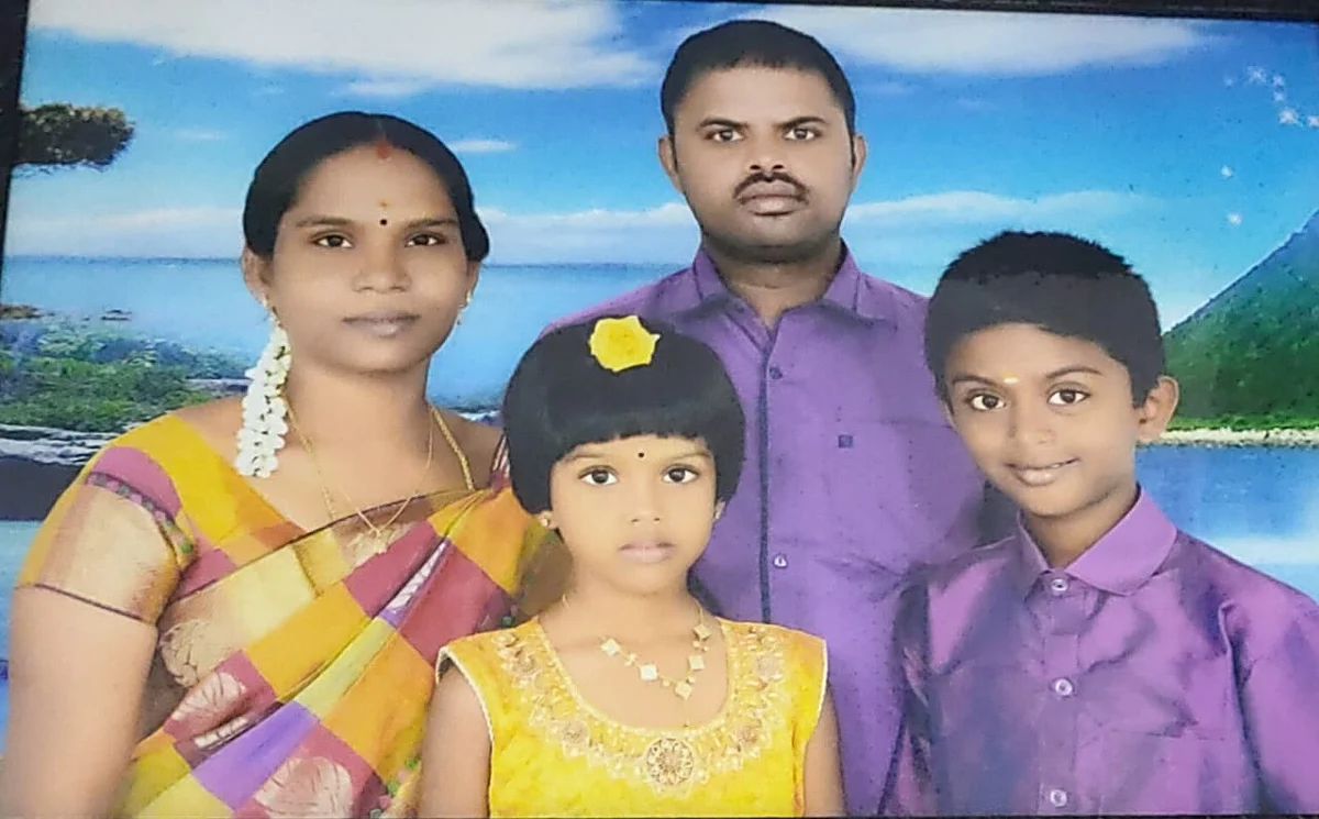 குடும்பத்துடன் பழனி.