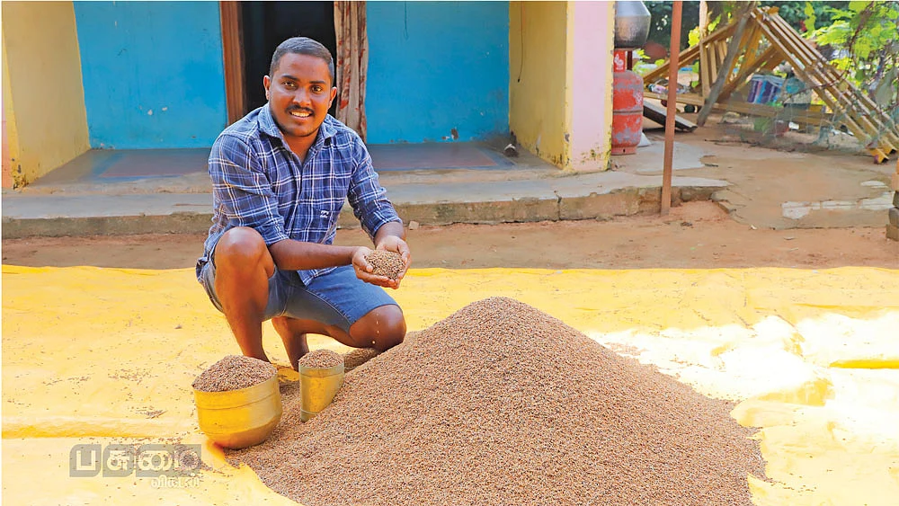 ரத்தசாலி நெல்லுடன் விக்டர் ஜேம்ஸ் ராஜா
