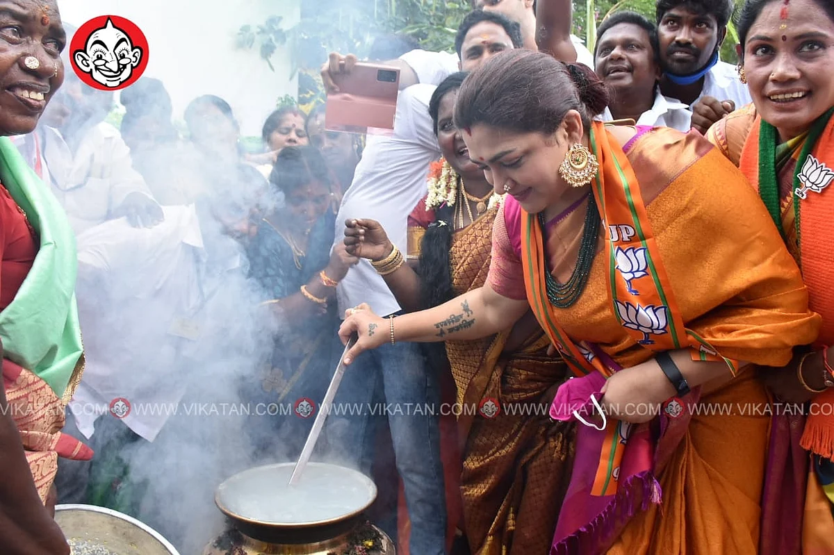 பொங்கல்வைக்கும் குஷ்பு