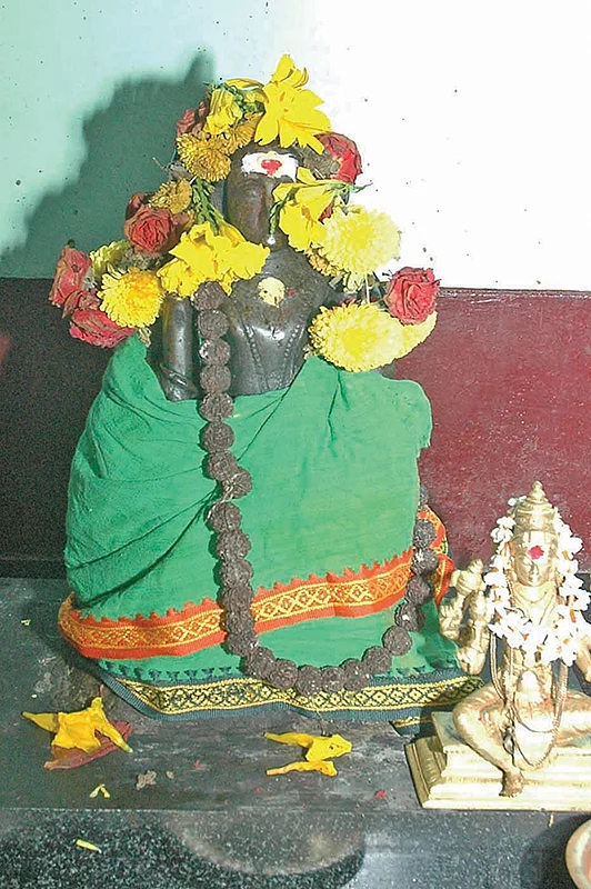 ஈசன் மலை முருகன்
