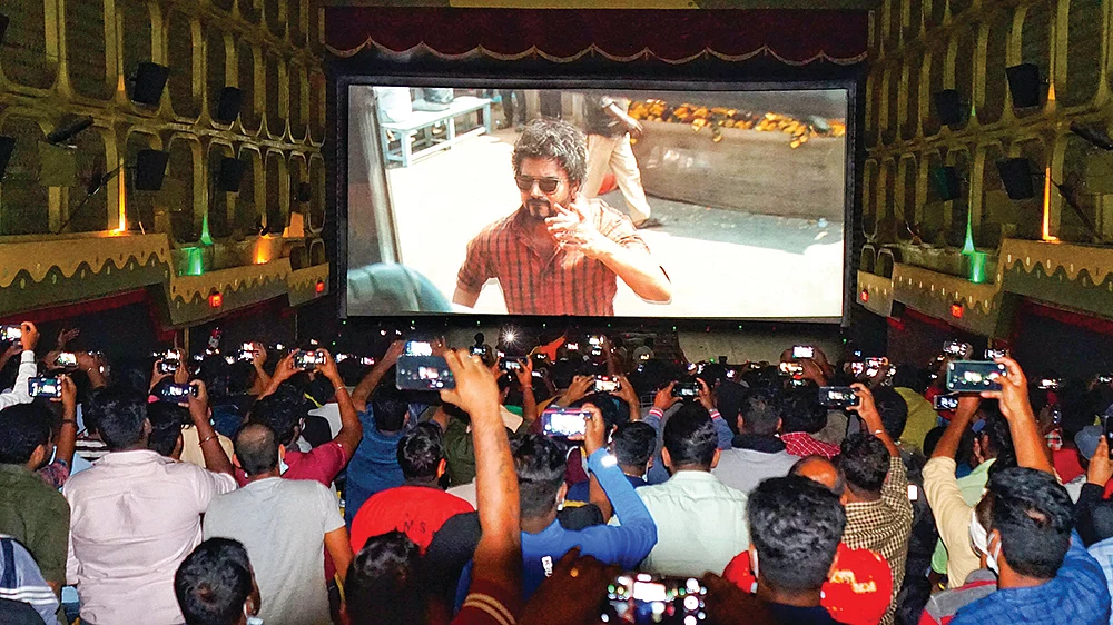 பாலிவுட் முதல் கோலிவுட் வரை பாடம் எடுத்த ‘மாஸ்டர்’