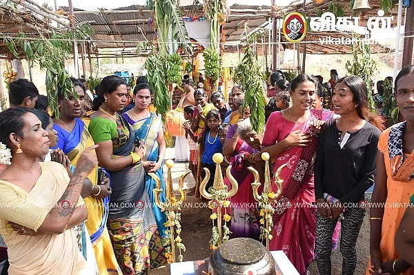 கும்பாபிஷேக விழாவில் பங்கேற்றோர்