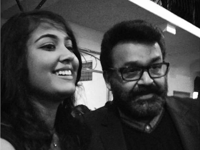 `நடிப்பா... என் கதையே வேற!' - தன் கவிதைத் தொகுப்பை வெளியிடும் விஸ்மயா மோகன்லால்