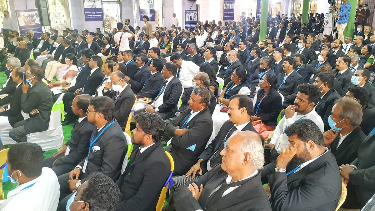 வழக்கறிஞர்களுடன் கலந்துரையாடல்
