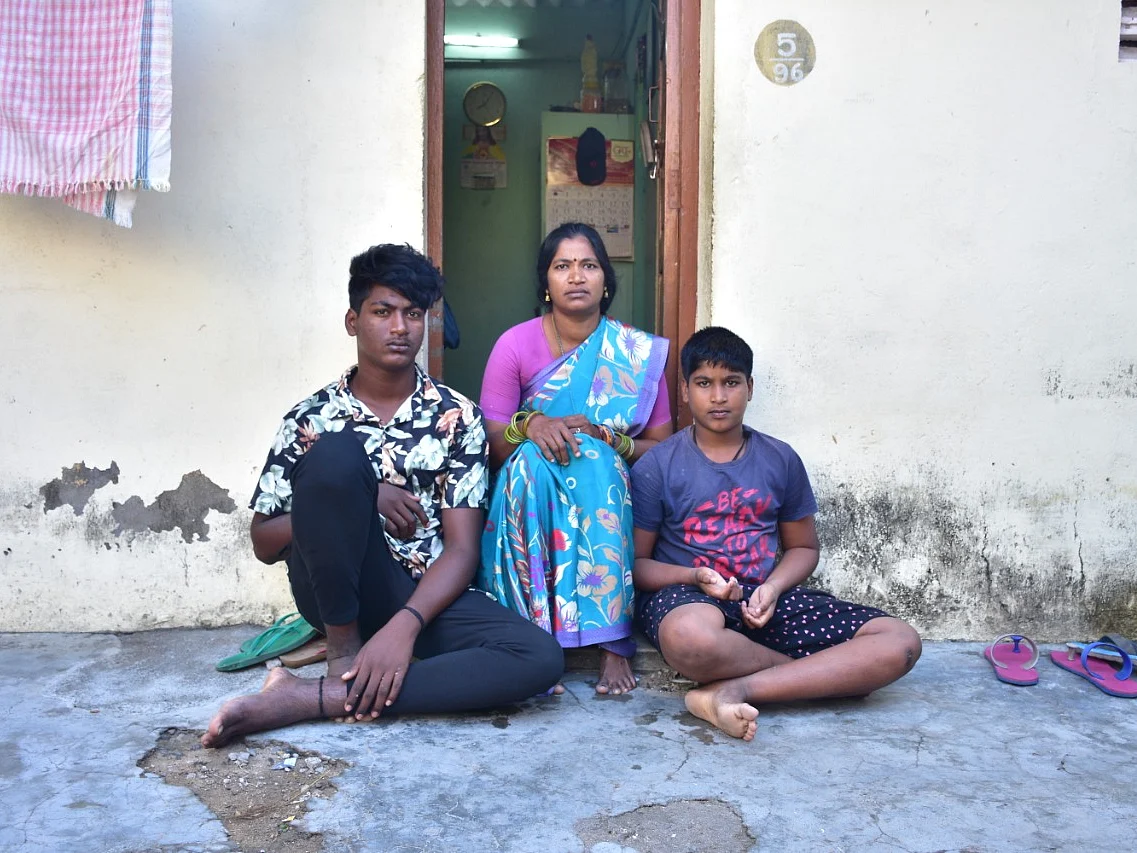 ``இந்த ரெண்டு பசங்களுக்காகத்தான் நான் போராடுறேன்!" - ஒரு தாயின் பாசப்போராட்டம்