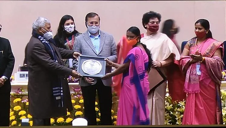 அங்கன்வாடி ஆசிரியை வெண்ணிலா