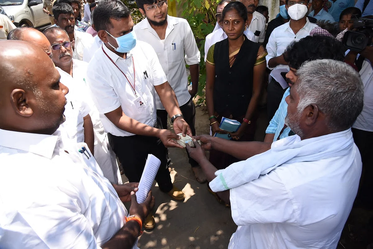 அமைச்சர் ஆர்.பி.உதயகுமார்