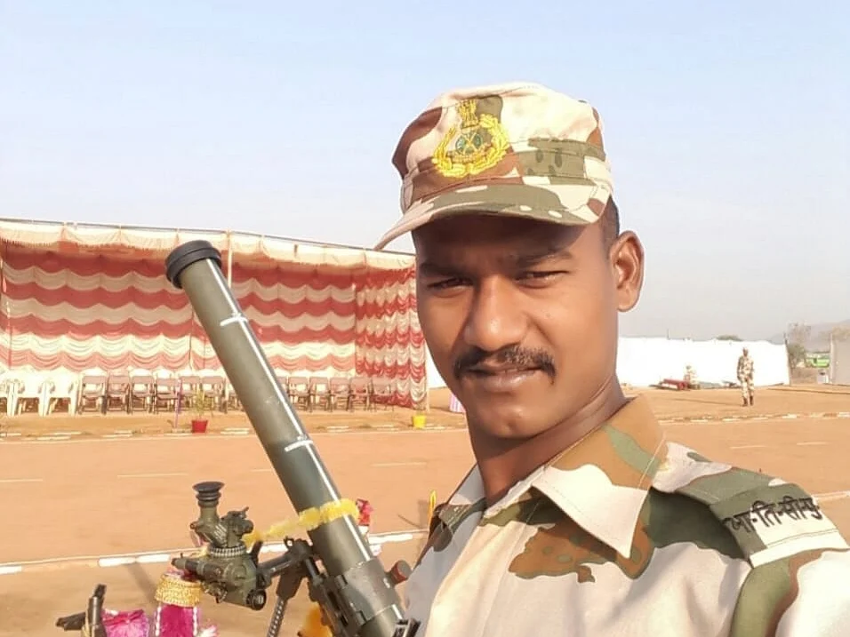 மதுரை:`இப்படி ஆகும்னு யாரும் நெனைச்சு பாக்கலியே...’-மாவோயிஸ்டுளுடன் நடந்த மோதலில் ராணுவ வீரர் மரணம்