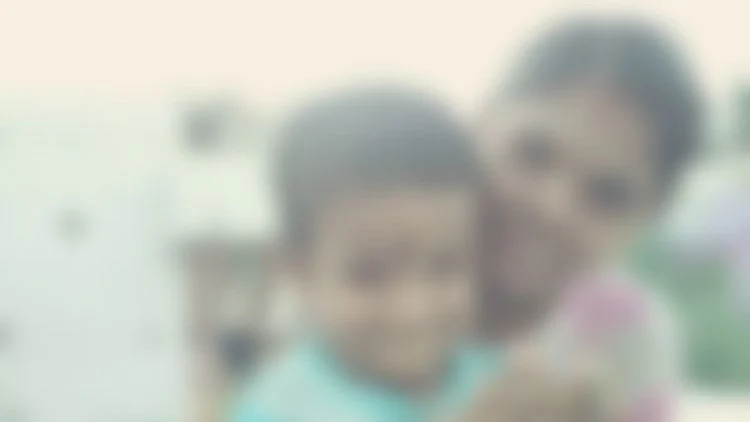கார்த்திகைசெல்வி குழந்தையுடன்