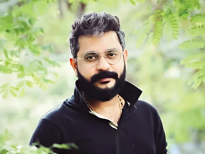 விகடன் TV: “நிஜ வாழ்க்கையில் வில்லன் கிடையாது!”