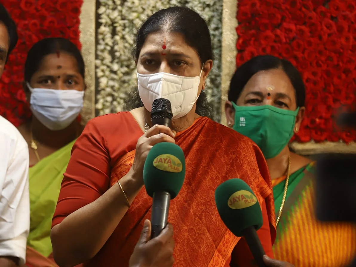 `பொதுச்செயலாளார் சின்னம்மா’ - அ.தி.மு.க கொடியுடன் அறிக்கை வெளியிட்ட சசிகலா தரப்பு!