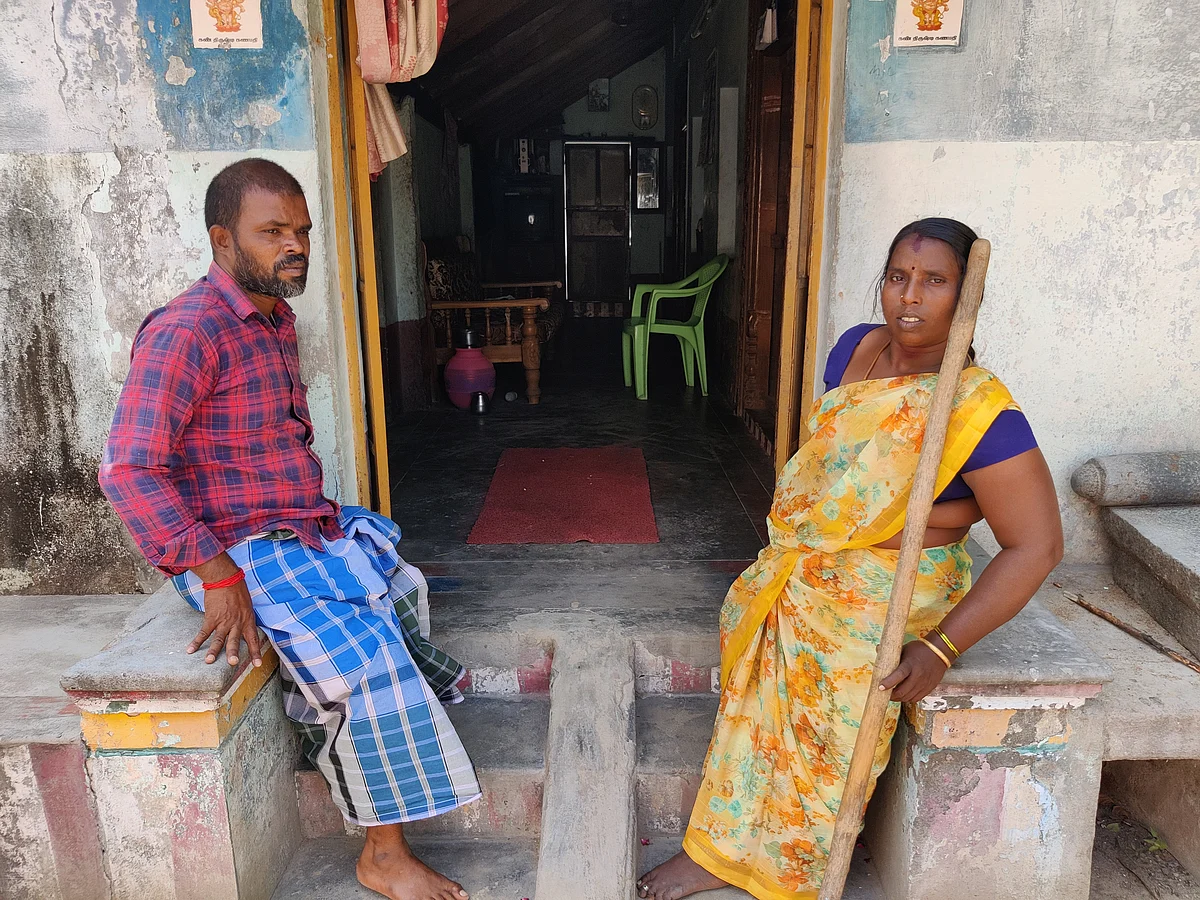 ``அஞ்சு வருஷமா அலையுறோம்... வேலை கிடைக்கல..!'' - தவிக்கும் மாற்றுத்திறனாளி தம்பதி