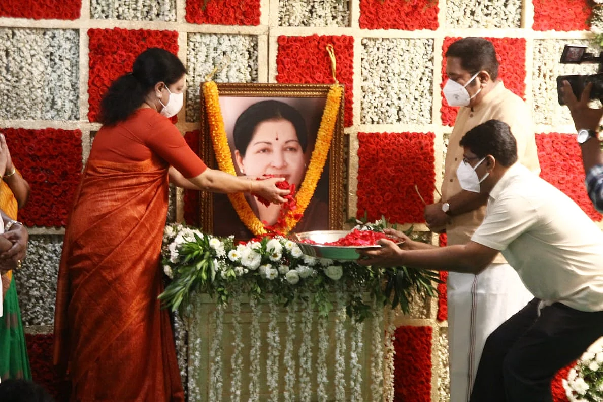 சசிகலா