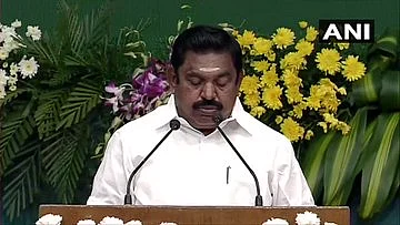 Live Updates: பிரதமர் மோடியுடன் முதல்வர் பழனிசாமி தனியாக ஆலோசனை?! - துணை முதல்வர் பங்கேற்கவில்லை எனத் தகவல்