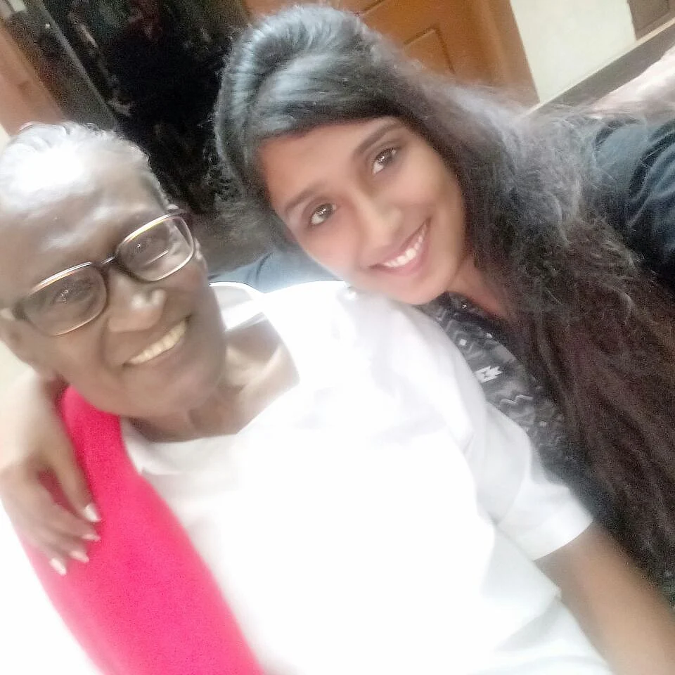 தா.பாண்டியன் தன் பேத்தி ஹேனா டேனியலுடன்...