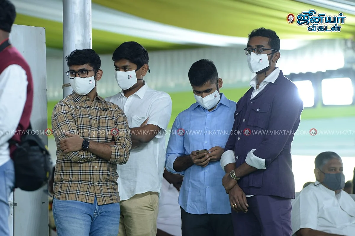 வேலுமணி மகன் மற்றும் உறவினர்கள்