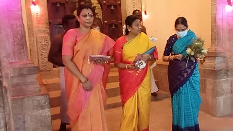 பெருமாள் கோயிலில் துர்கா ஸ்டாலின்