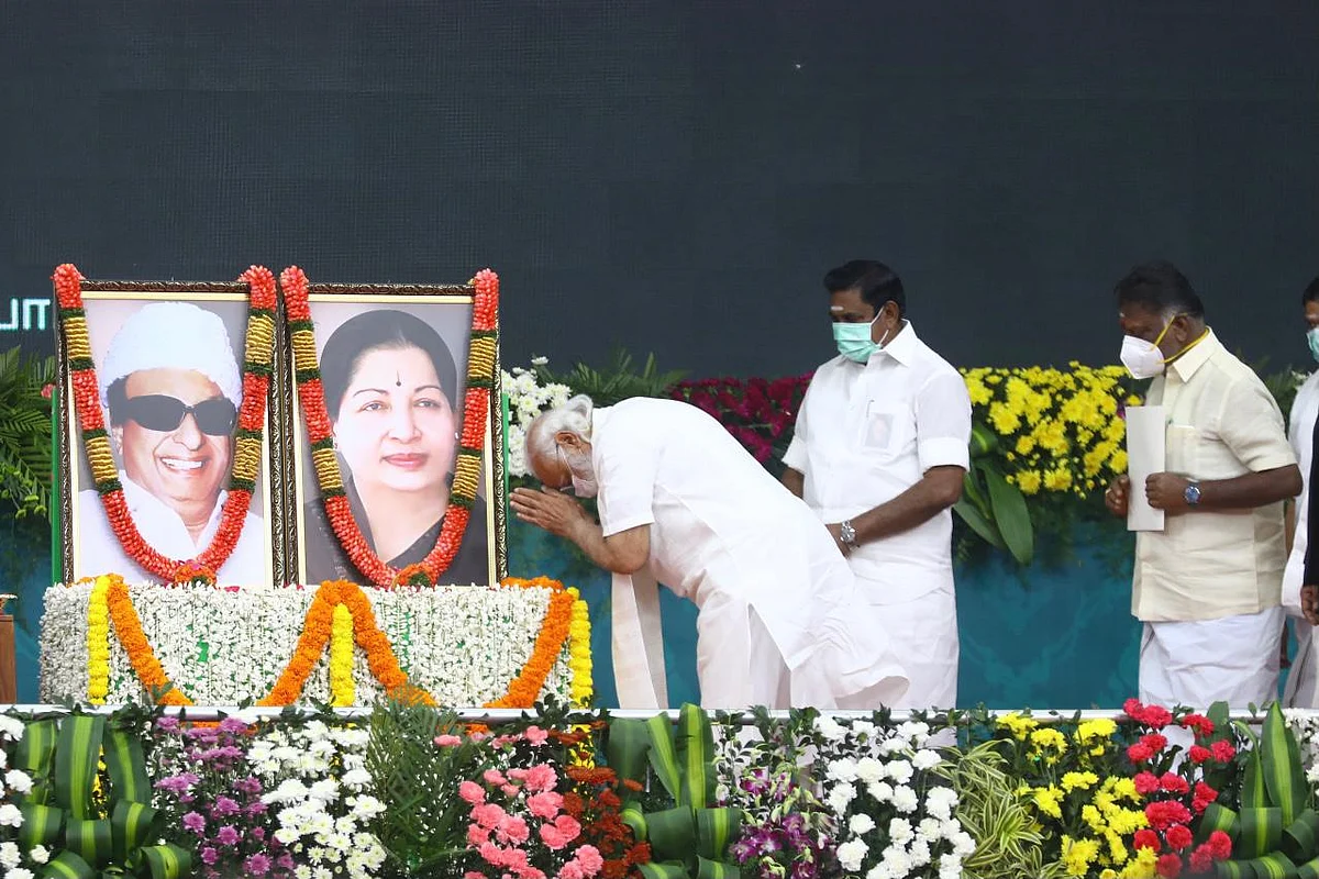 Live Updates: பிரதமர் மோடியுடன் முதல்வர் பழனிசாமி தனியாக ஆலோசனை?! - துணை முதல்வர் பங்கேற்கவில்லை எனத் தகவல்