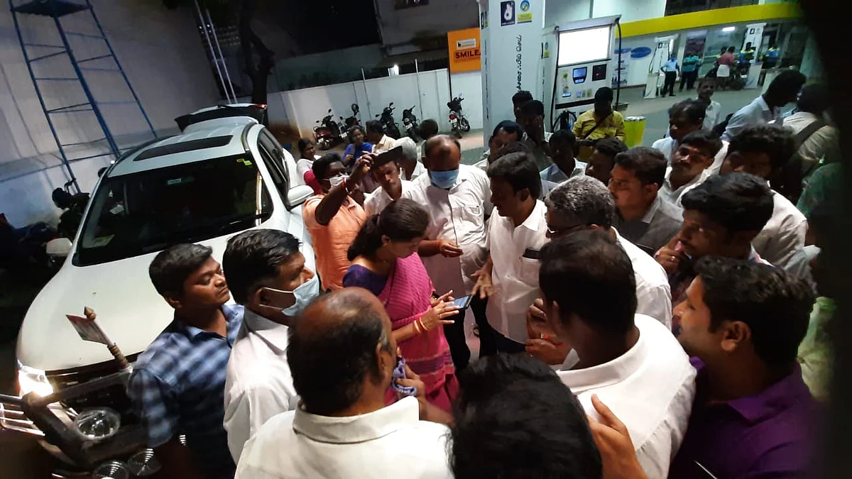 நகராட்சி அலுவலகத்தில் ஜோதிமணி