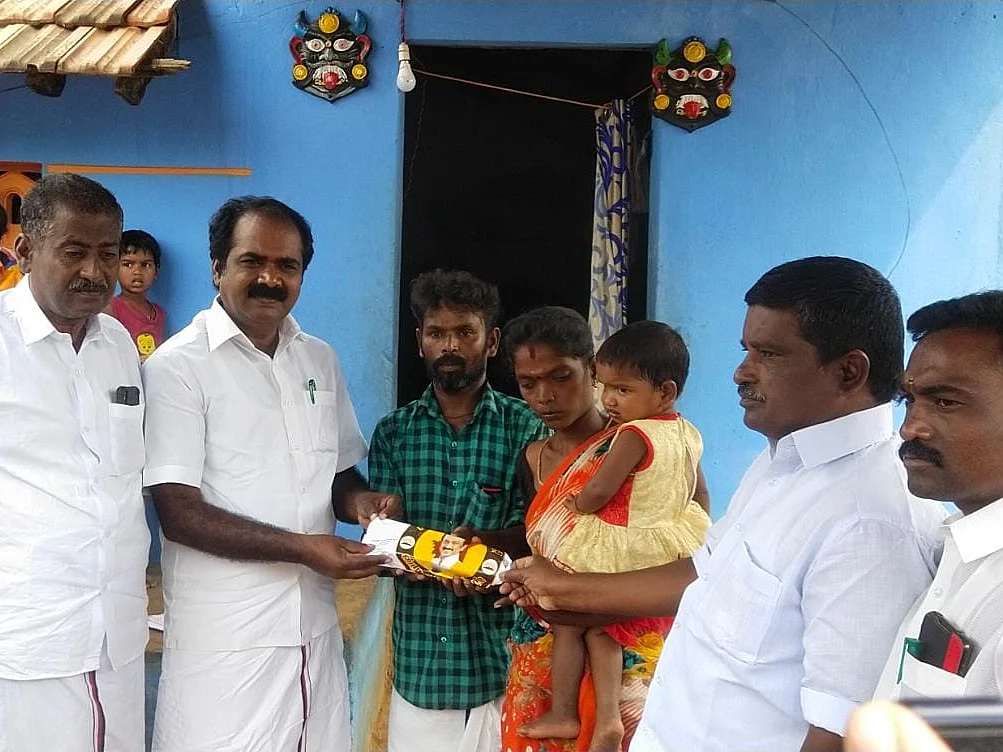 அரிய குறைபாட்டுடன் பிறந்த குழந்தை, சிகிச்சைக்குத் திண்டாடிய குடும்பம்... உதவிய ஆலங்குடி எம்.எல்.ஏ