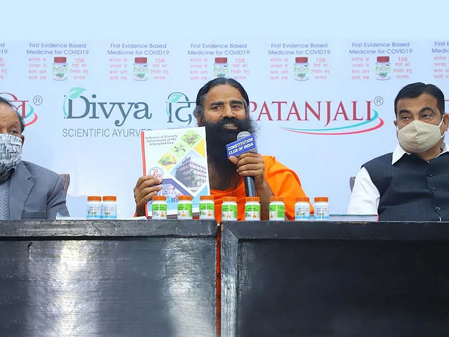 கோவிட்-19: பதஞ்சலி மருந்துக்கு மட்டும் அனுமதியா? கேள்வி எழுப்பும் திருத்தணிகாசலம்