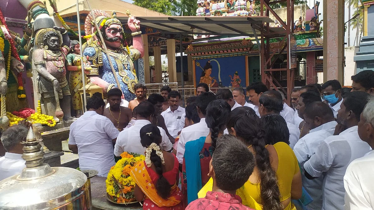 கோயில் பூஜையில் எம்.எல்.ஏ நாகராஜன்