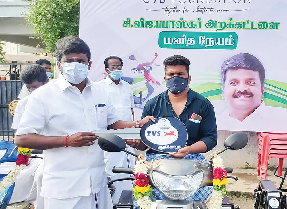 மந்திரி தந்திரி: சி.விஜயபாஸ்கர்