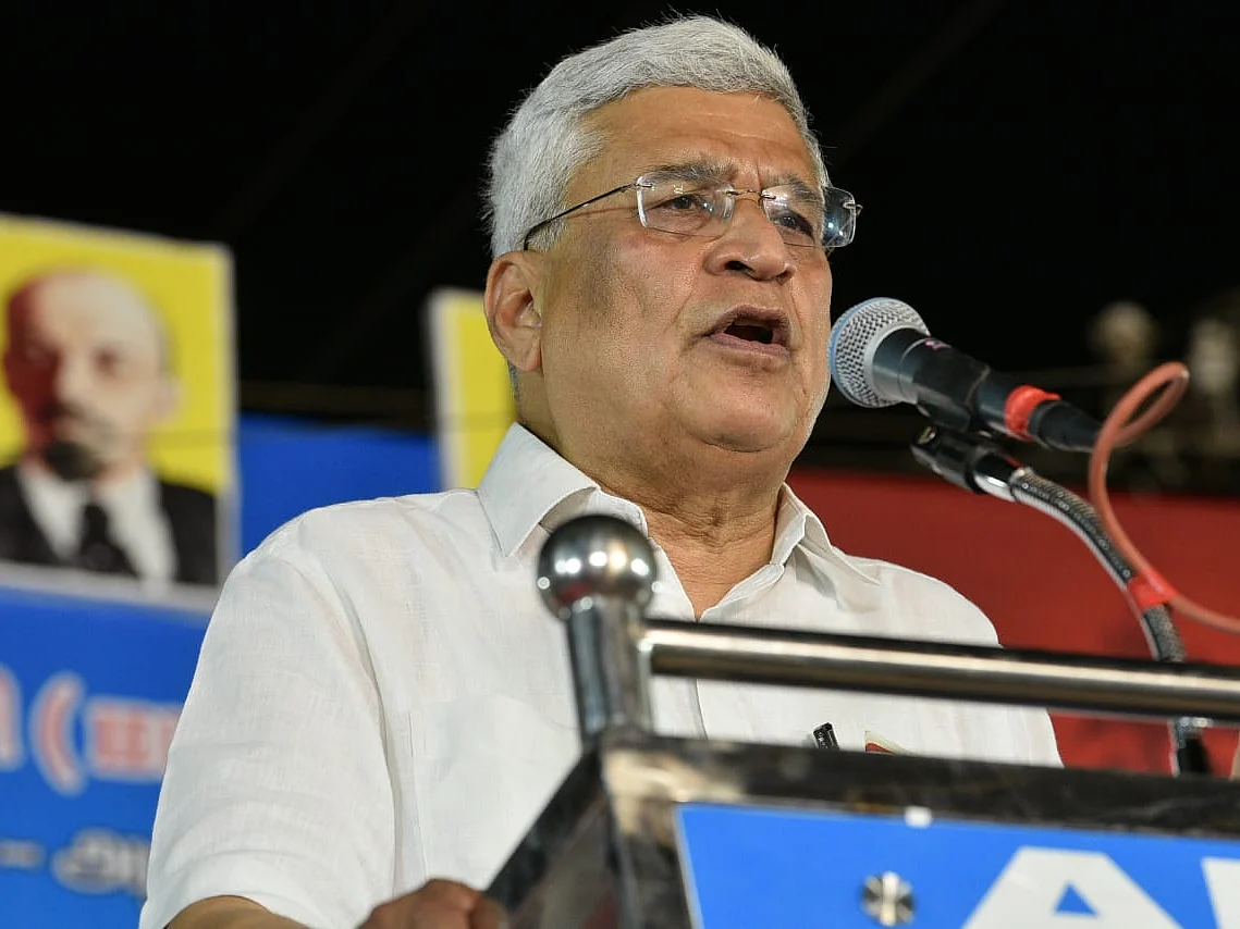 `மத்திய அரசு சொல்லும் வேலையை மட்டும் செய்கிறது தமிழக அரசு!’ -மதுரை கூட்டத்தில் பிரகாஷ் காரத்