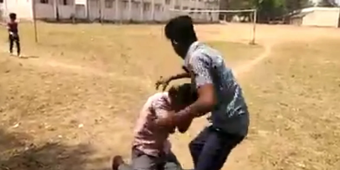 மாணவர்கள்