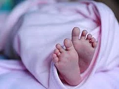 சிறுநீரகக் கல் வெளியேறுவதாக நினைத்த பெண்ணுக்கு அதிர்ச்சி... பிறந்தது அழகிய ஆண் குழந்தை!