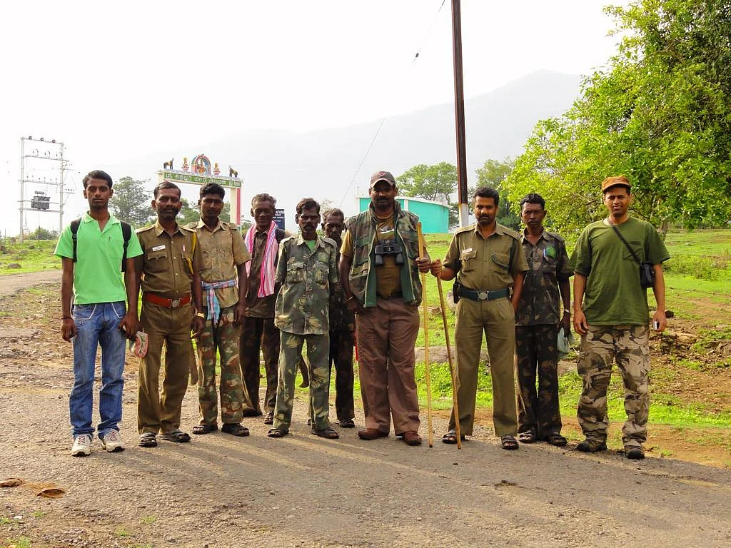 Basuvan with others