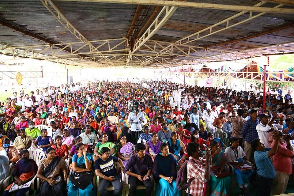 வேலைவாய்ப்பு முகாமில் கலந்துகொண்டவர்கள்