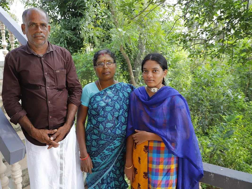 சுழற்றிய கோயில் யானை, பறிபோன பேச்சு, தொண்டையில் டியூப்... பெண்ணின் 20 வருடப் போராட்டம்!
