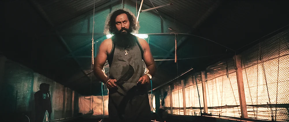 “கார்த்தி நூறு ரவுடிகளின் சுல்தான்!”
