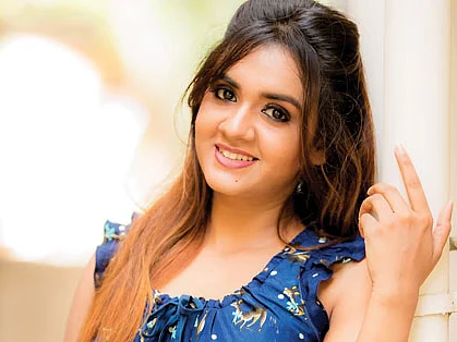 விகடன் TV: பகல் சீரியல் என்றால் பாரபட்சமா?