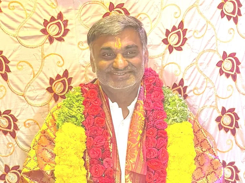வேலூர்: சீட் விவகாரத்தில் அமைச்சர் வீரமணியின் ஆதிக்கம்?! - கொதிக்கும் அ.தி.மு.க நிர்வாகிகள்