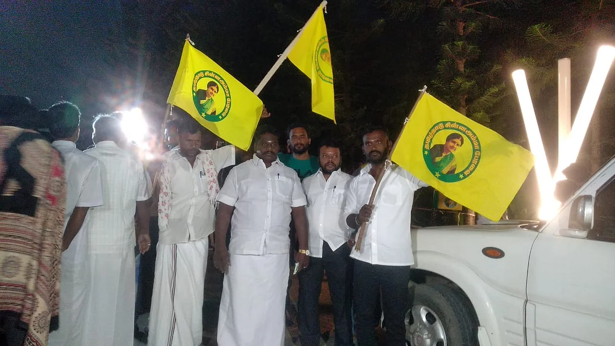 Live Updates: பெங்களுரு டு சென்னை... 23 மணி நேரப் பயணம்! - சென்னை திரும்பினார் சசிகலா