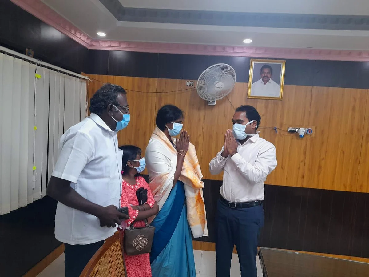 ஊராட்சிமன்றத் தலைவியை கலெக்டர் பாராட்டினார்