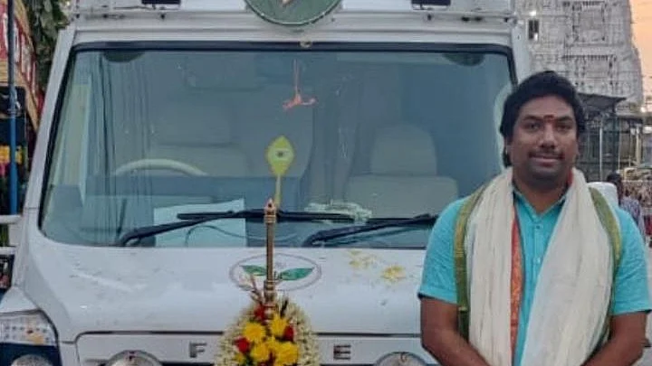 ஓ.பி.எஸ் பிரசார வேன்