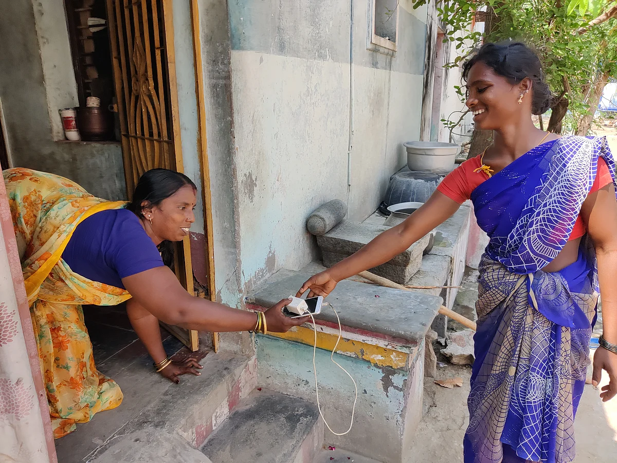 ``அஞ்சு வருஷமா அலையுறோம்... வேலை கிடைக்கல..!'' - தவிக்கும் மாற்றுத்திறனாளி தம்பதி