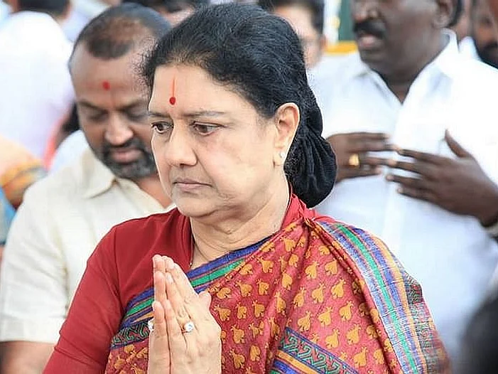 தேர்தலுக்கு முன் - தேர்தலுக்குப் பின்... சசிகலா விவகாரத்தில் அ.தி.மு.க-வின் அடுத்த மூவ் என்ன?