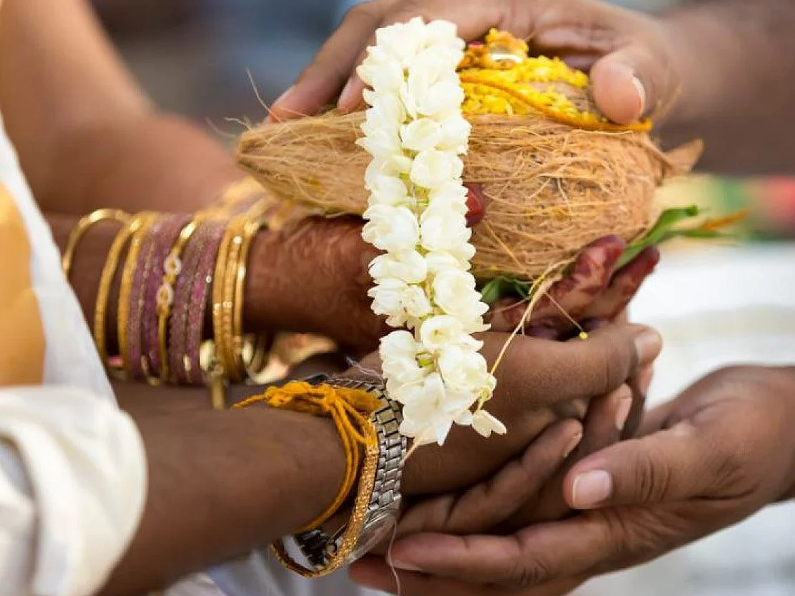 மெய்ப்பொருள் காண்பது அறிவு... 6 - தேங்காய், பழம்
