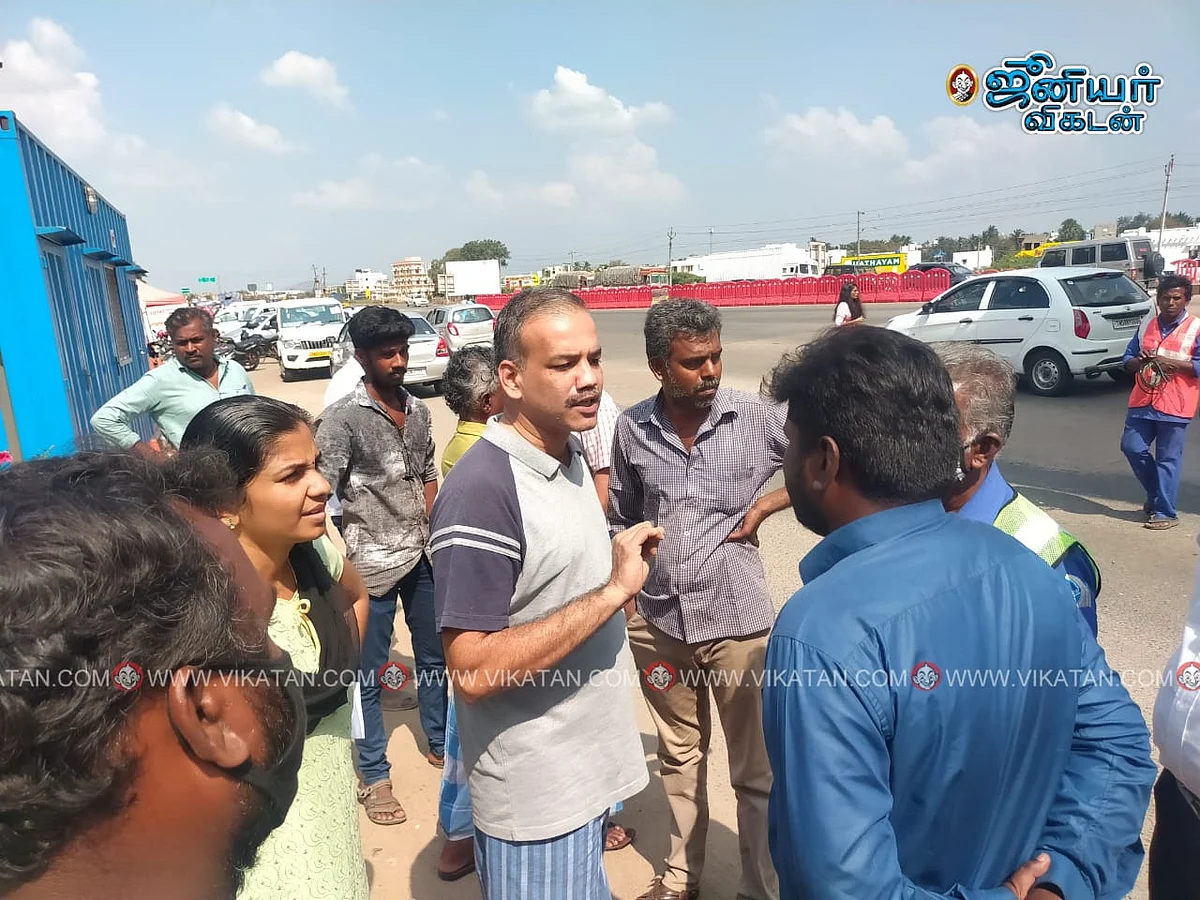 சுங்கச்சாவடி நிர்வாகியிடம் விளக்கம் கேட்கும் உள்ளூர் தம்பதி