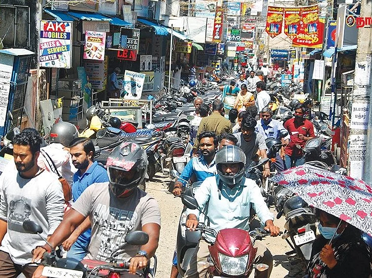 வாழைக்குலை முதல் வகைவகையான மலர்கள் வரை... நாகர்கோவில் மார்க்கெட் ரவுண்ட்அப்!