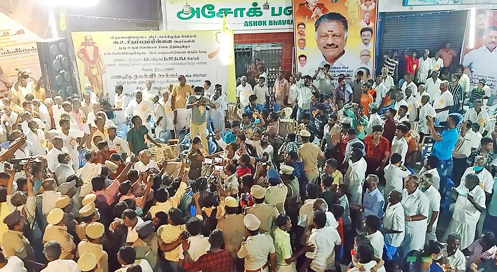 மிஸ்டர் கழுகு: “ஒரு தொகுதி குறைந்தாலும் கூட்டணி வேண்டாம்!” - கறார் காங்கிரஸ்
