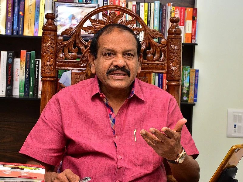 ``ஆர்.எஸ்.எஸ்-போல காங்கிரஸ் கட்டமைப்பை உருமாற்ற நினைக்கிறார் ராகுல்!'' - பீட்டர் அல்போன்ஸ் தடாலடி