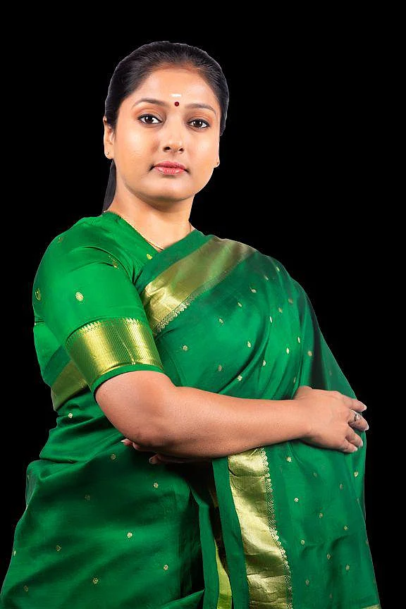 காயத்ரி ரகுராம்